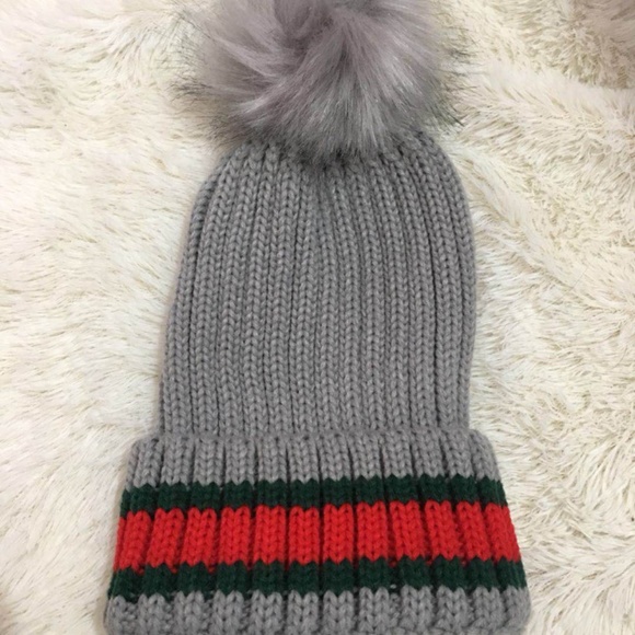 SALE‼️ WINTER POM GRAY STRIPED BEANIE KNITTED☃️❄️ - Picture 2 of 6